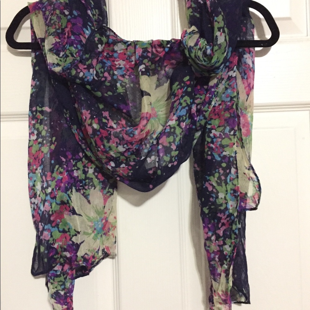 Preloved floral scarf